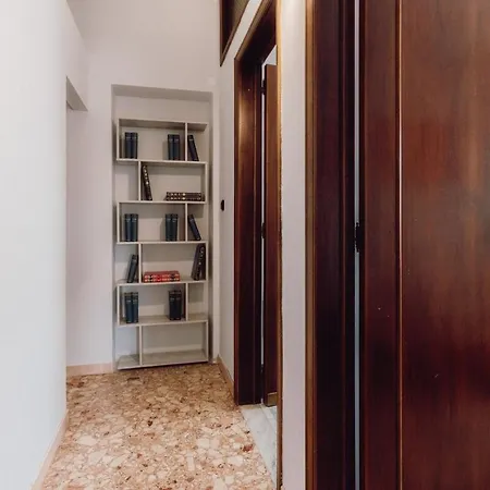 Beautiful Modern Three-room *