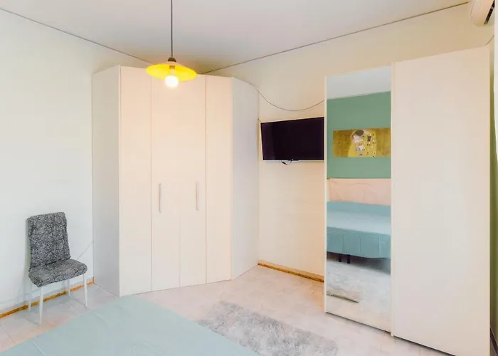 Beautiful Modern Three-room