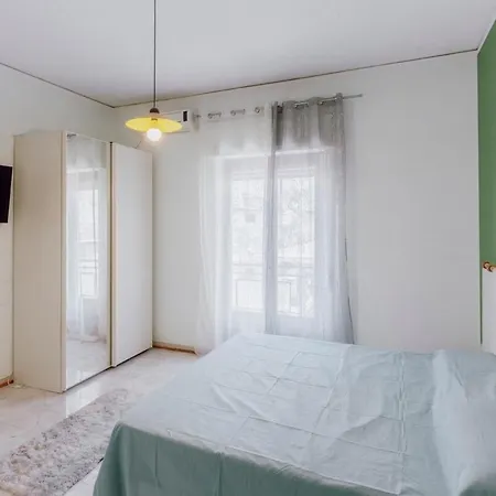 דירה Beautiful Modern Three-room