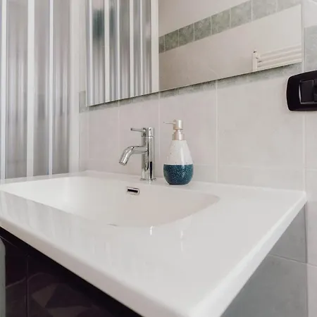 Apartment Beautiful Modern Three-room Locri