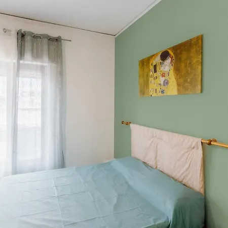 Beautiful Modern Three-room לוקרי