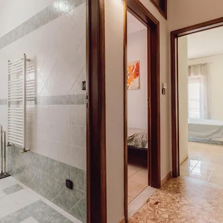 Apartment Beautiful Modern Three-room *