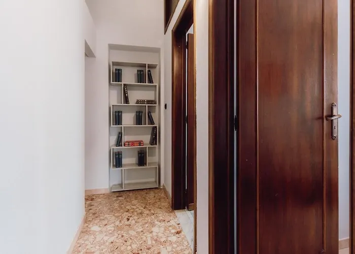 Beautiful Modern Three-room *